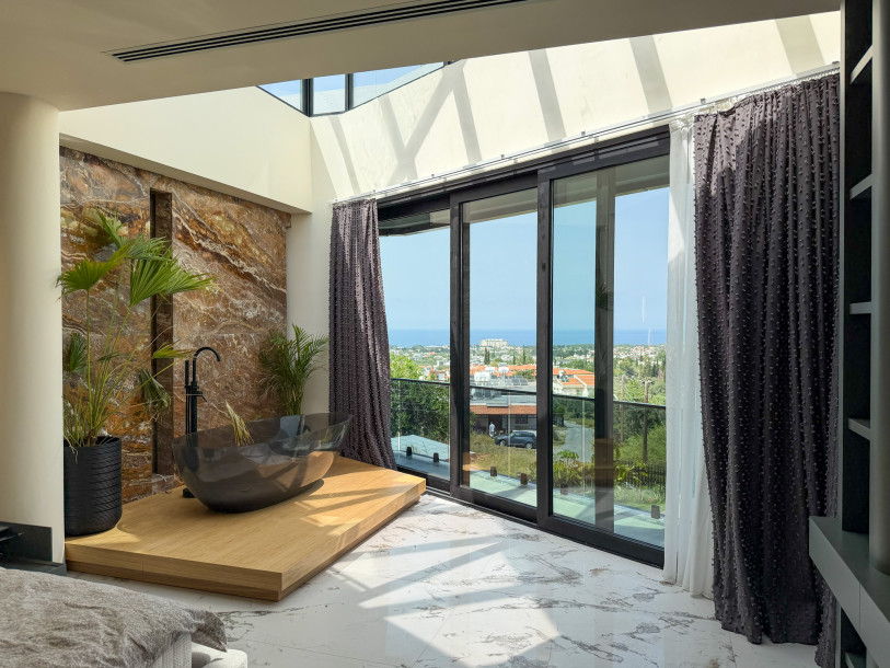 Satılık 4+1  Oyun odası , Sinema odası , özel fitness ve Sauna ,  terasta yaşam alanı Süper Lüks Villa – Girne Ozanköy–-8