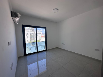 KÜÇÜK KAYMAKLI'DA YENİ BİNADA SATILIK 2+1 DAİRELER | £107,500'DEN BAŞLAYAN FİYATLAR