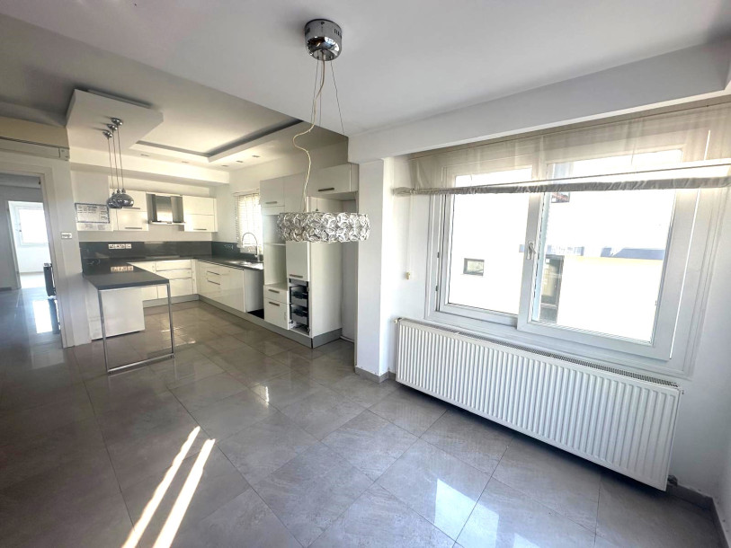 3+1 Penthouse with Central Heating and Fireplace in Gönyeli Area!-3