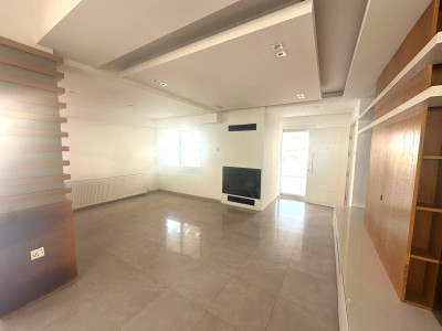 3+1 Penthouse with Central Heating and Fireplace in Gönyeli Area!