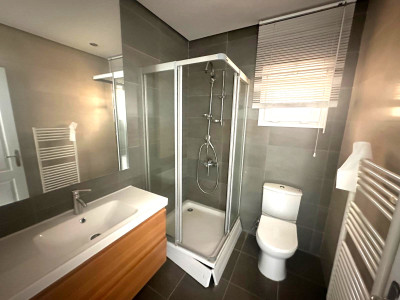 3+1 Penthouse with Central Heating and Fireplace in Gönyeli Area!