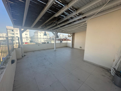 3+1 Penthouse with Central Heating and Fireplace in Gönyeli Area!