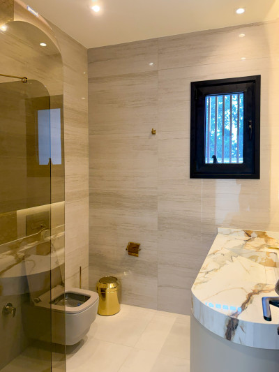 Satılık 4+1  Oyun odası , Sinema odası , özel fitness ve Sauna ,  terasta yaşam alanı Süper Lüks Villa – Girne Ozanköy–