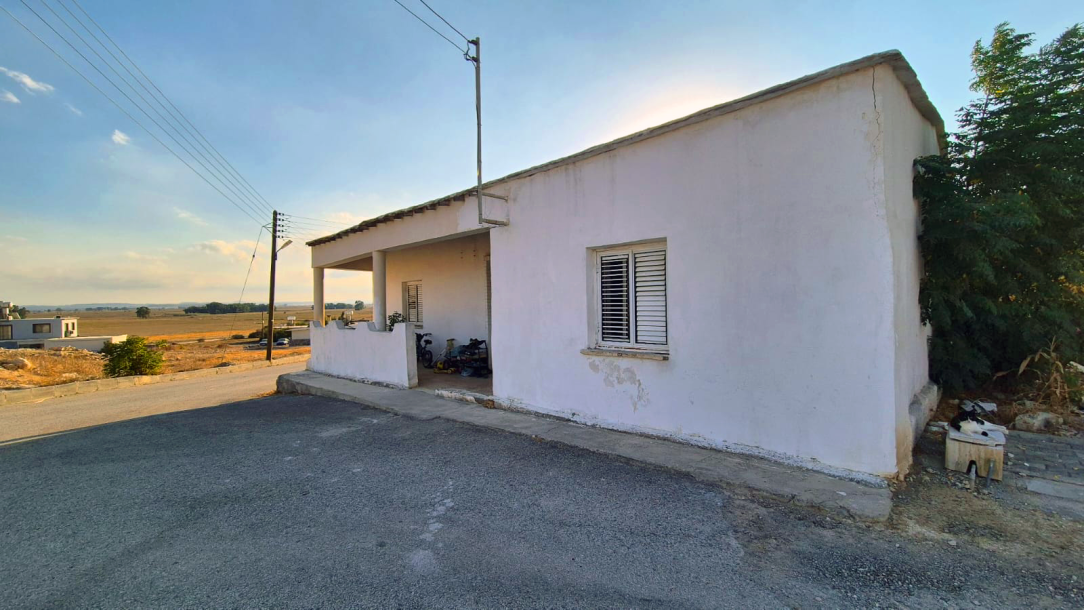 House and Land for Sale in the Aslanköy Area!-5