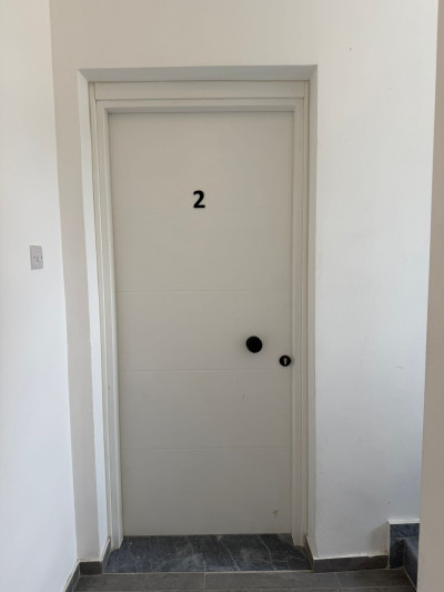 LEFKOŞA / YENİŞEHİR BÖLGESİNDE TAŞINMAYA HAZIR 2+1 DAİRE